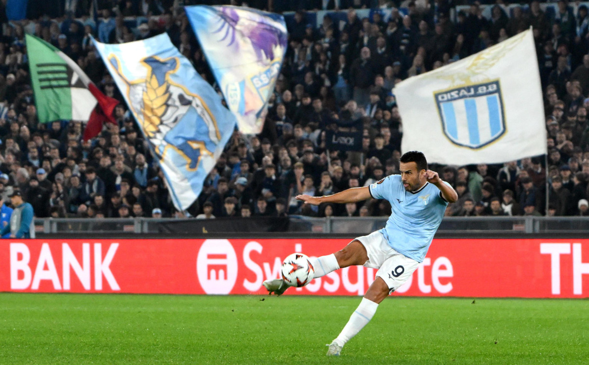 epa11708475 Pedro Rodriguez della SS Lazio in azione durante il match di calcio della UEFA Europa League tra SS Lazio e FC Porto, a Roma, Italia, 07 novembre 2024. EPA-EFE/ETTORE FERRARI