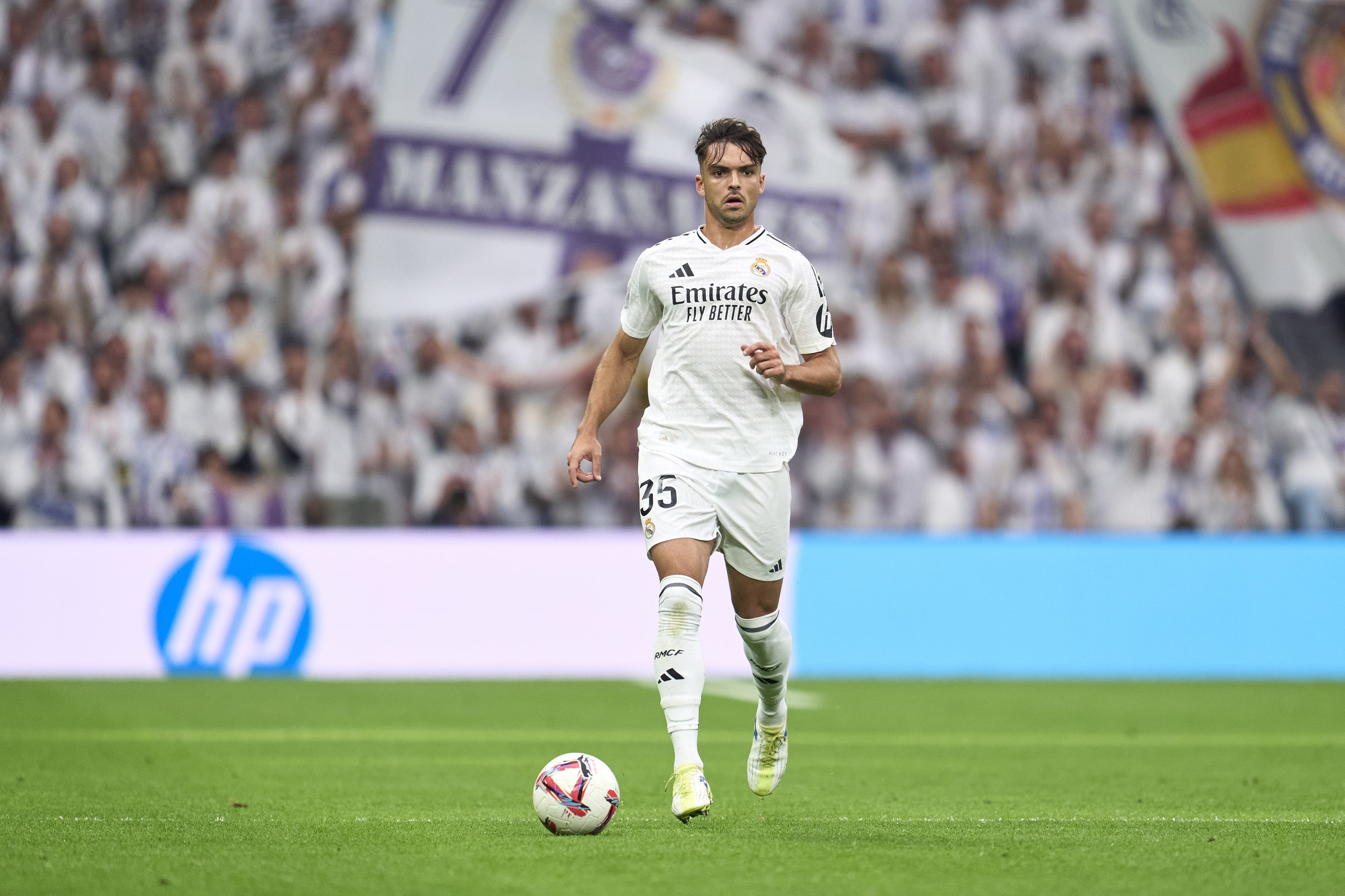 Asencio durante il suo debutto al Santiago Bernabeu