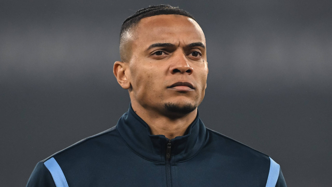 Akanji nella formazione del Manchester City.