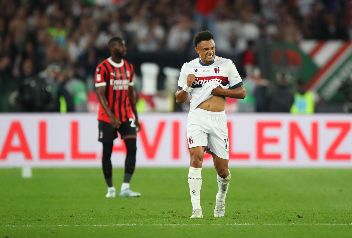 ROMA, ITALIA - 14 MAGGIO: Dan Ndoye del Bologna celebra il suo gol durante la finale di Coppa Italia tra AC Milan e Bologna allo Stadio Olimpico il 14 maggio 2025 a Roma, Italia. (Foto di Paolo Bruno/Getty Images)